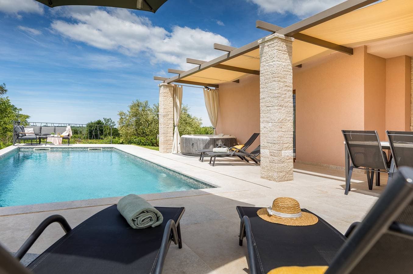 Foto 12 von 48: Villa Draga – Charmante Villa mit 2 Schlafzimmern, privatem Pool und Whirlpool