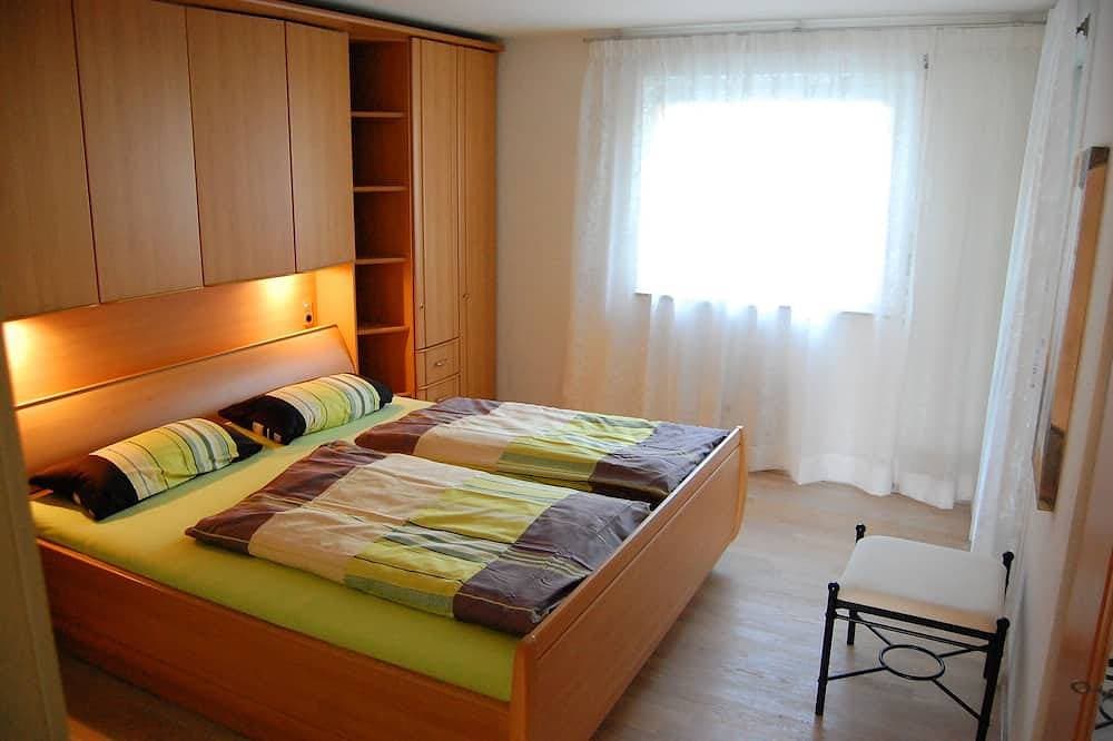 Foto 2 von 30: Exklusive, seenahe Ferienwohnung in einer Wohnanlage mit parkähnlichem Garten