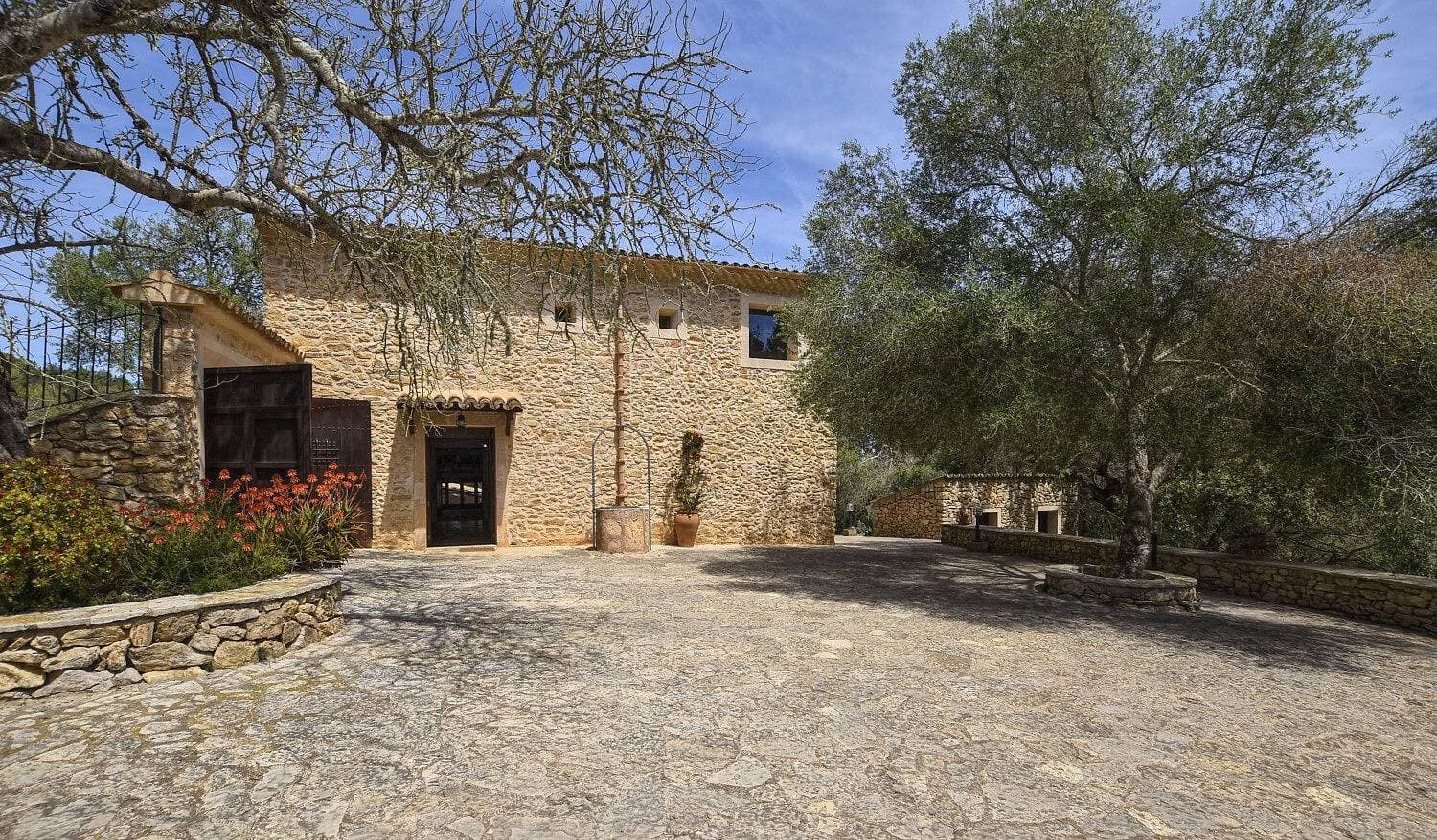 Foto 10 von 27: Ferienhaus 'Petit' mit Bergblick, privatem Pool und WLAN