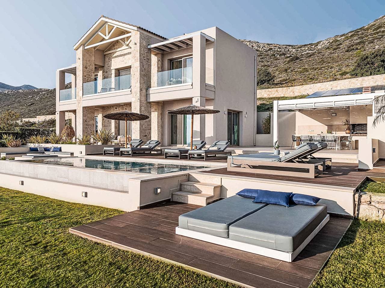 Foto 6 von 56: Villa Mare I ''Free'' Beheizter Pool, Unendlich blau