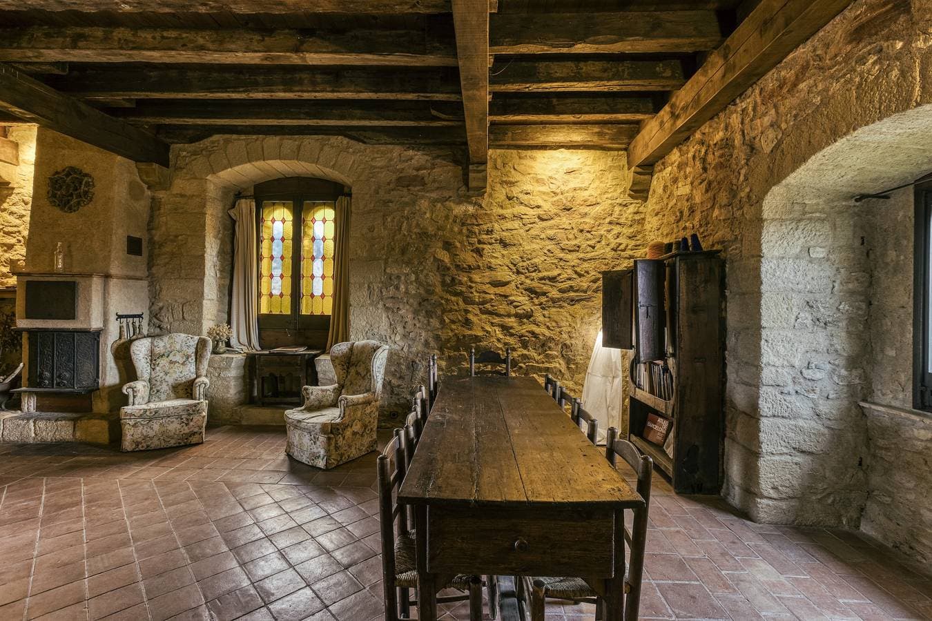 Foto 7 von 37: Burg 'Castell De Palau Sator' mit Bergblick, WLAN und Klimaanlage