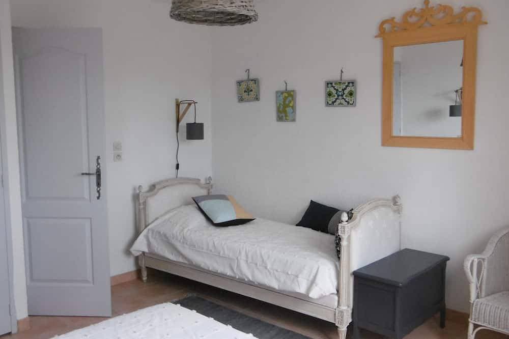 Foto 4 von 16: Unabhängiges Ferienhaus in privatem Haus in Ceyreste, 10 Minuten von den Stränden entfernt