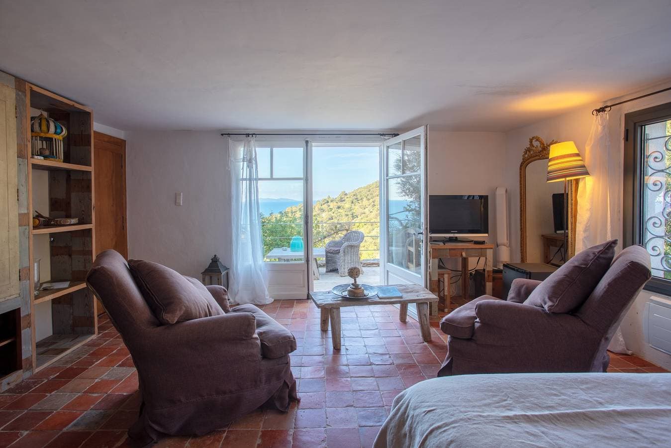 Foto 3 von 18: Appartement „La maison de Constance“ mit Meerblick, Terrassen und WLAN