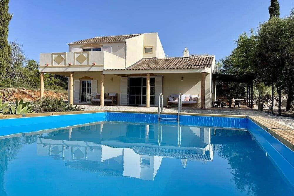 Casa Colinas Roxas 1
