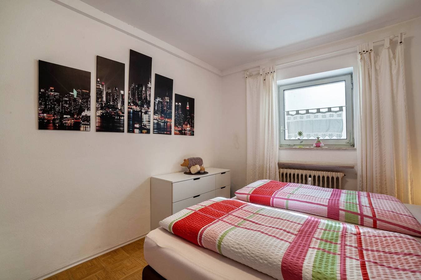 Foto 9 von 25: Ferienwohnung 'Ella' mit Bergblick, Pool (Juni - August), privater Terrasse und WLAN