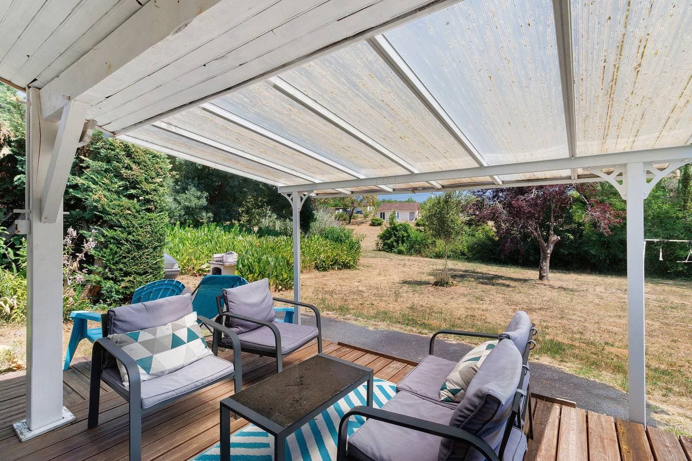Foto 2 von 26: Ferienhaus 'Au Relax N°10' mit Gemeinschaftspool und Terrasse