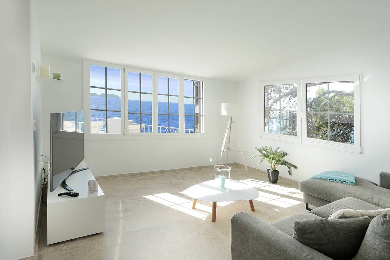 Foto 5 von 41: A3014 Exklusives Apartment in 1. Meereslinie für 4 Personen in Cala Fornells