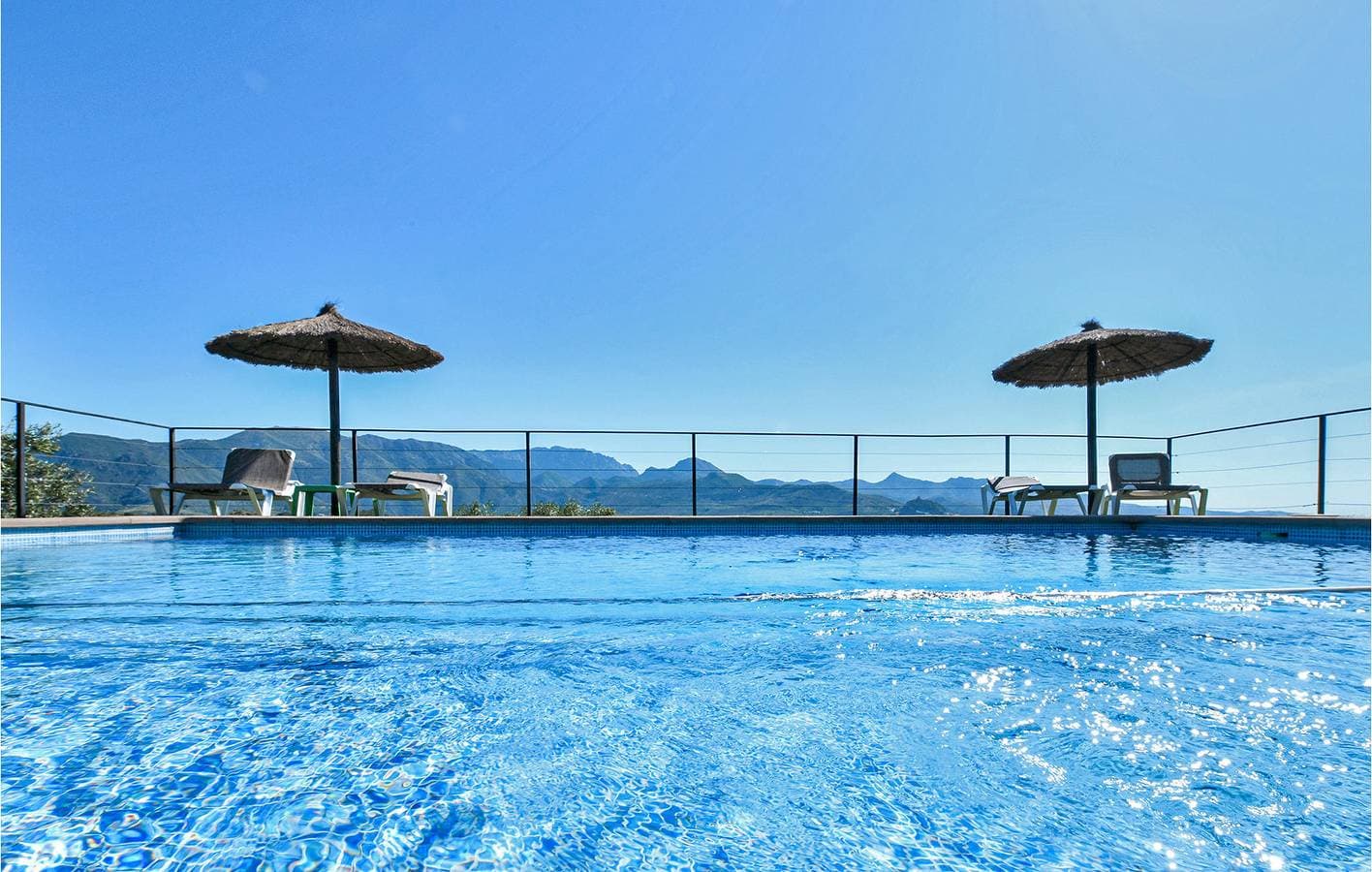 Foto 12 von 18: Klimatisierte Terrassenwohnung mit Pool in der Nähe von El Gastor