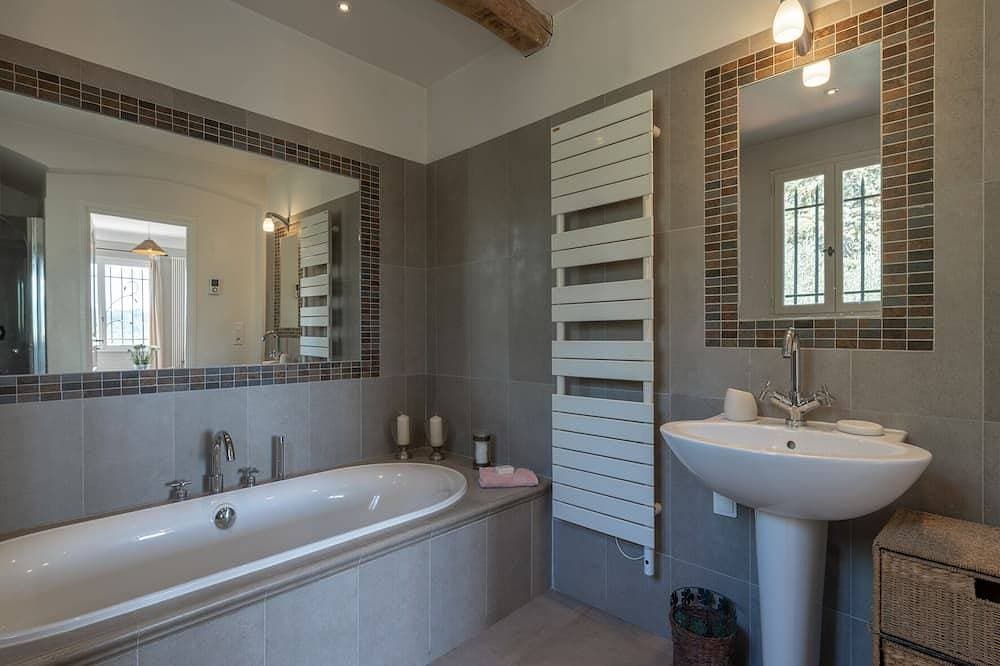 Foto 5 von 30: Wunderschöne Landvilla mit Pool in der Nähe von Valbonne Village - 14 Personen