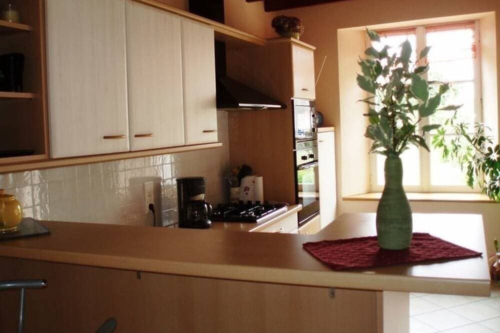 Foto 11 von 12: Charmantes Steinhaus mit Kamin und geschlossenem Garten - Haustiere erlaubt