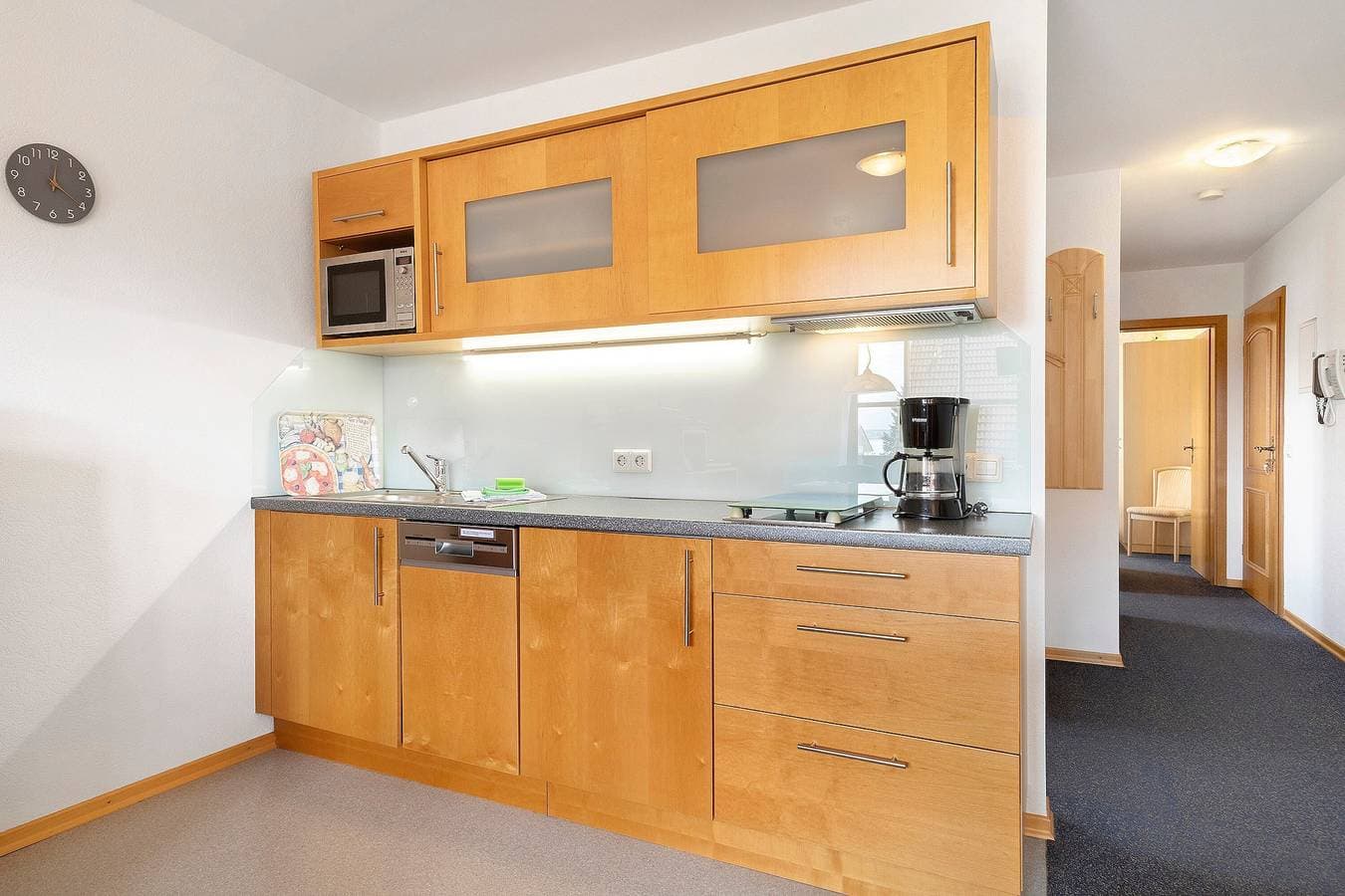 Foto 12 von 26: Ferienwohnung 'Meersburg' mit Seeblick, Gemeinschaftsgarten und Wi-Fi