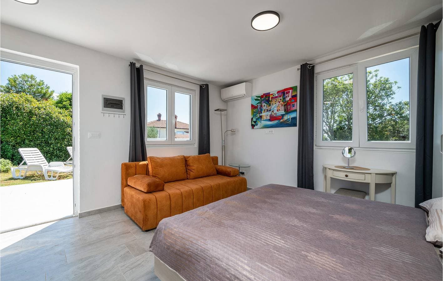 Foto 6 von 23: Gemütliche Ferienwohnung mit Terrasse, Parkplatz und WLAN in der Nähe des Strandes von Fažana