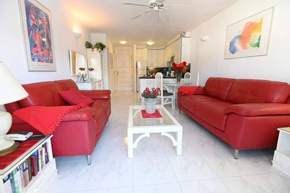 Foto 7 von 30: Parque Santiago 1-2 bed 2 bath-sea front-Pool view. step free access.