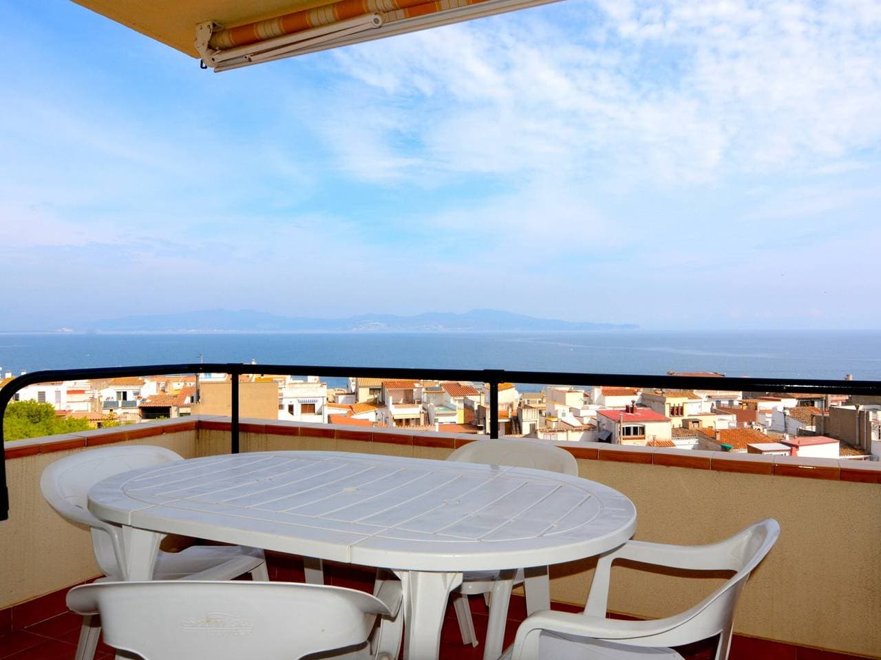 Foto 3 von 35: Gemütliche Wohnung in L'Escala für 4 Personen, zentral gelegen mit Terrasse und Geschirrspüler