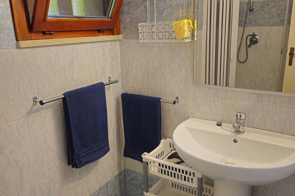 Foto 6 von 20: Zweizimmerwohnung in einer Residenz im Grünen mit Swimmingpool