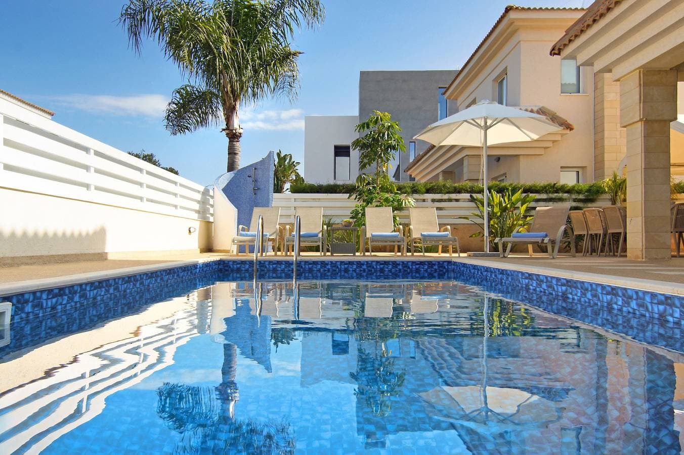 Foto 2 von 35: Villa für 8 Personen mit Pool