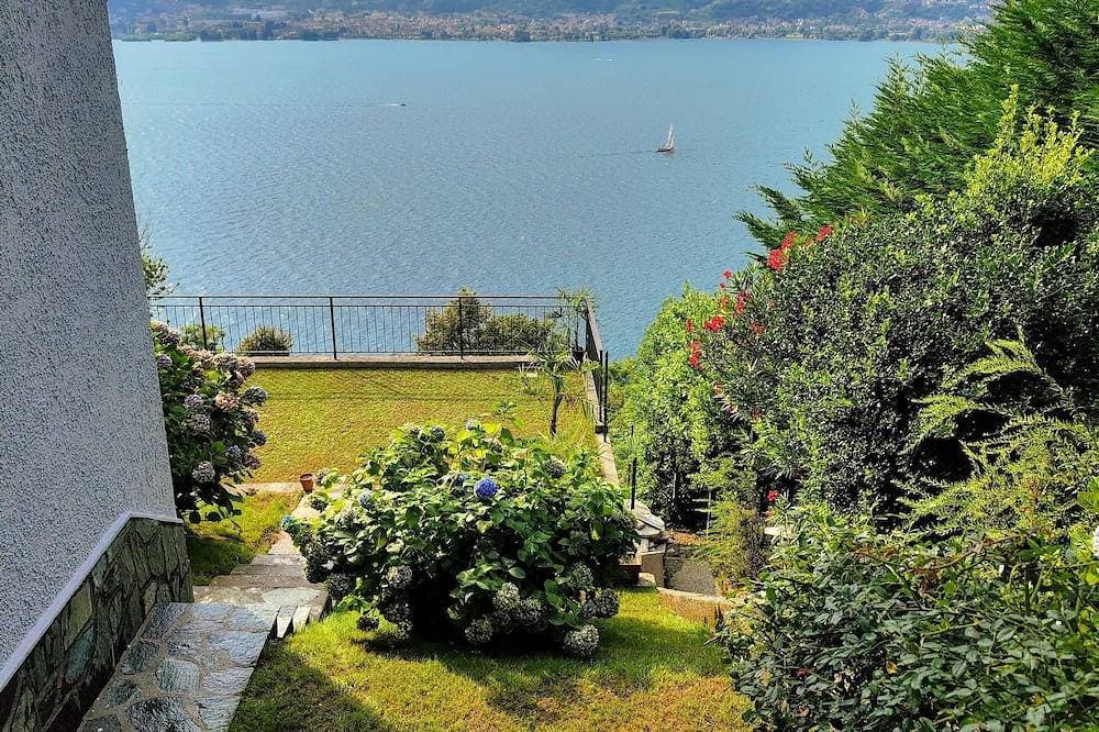 Foto 2 von 30: Laguna Blu - Dream Villa with panoramic Jacuzzi on Lake Como