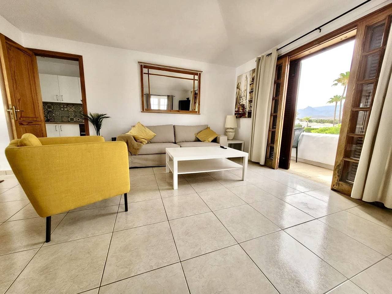 Foto 3 von 52: Ferienwohnung für 4 Personen mit Pool