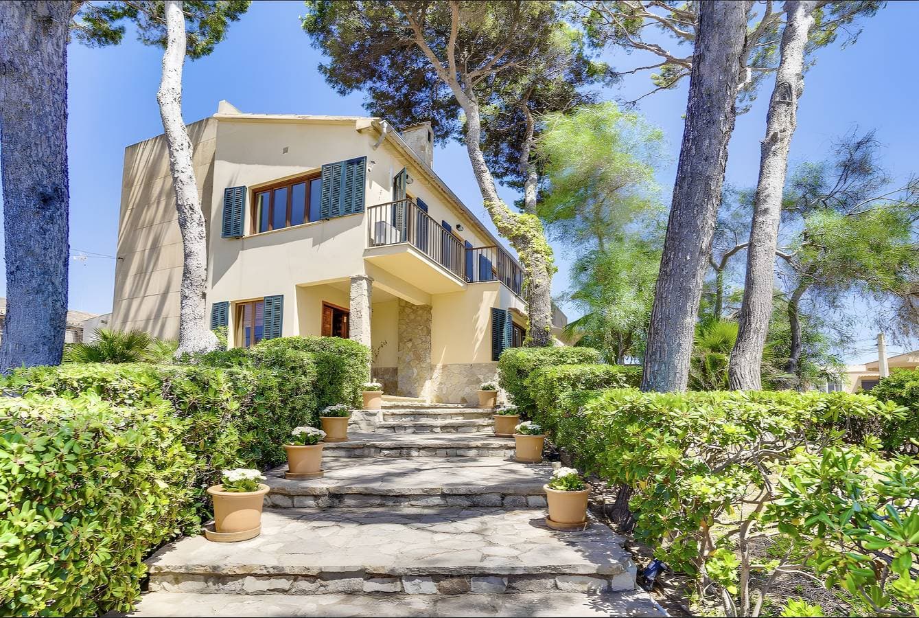 Foto 4 von 44: Großzügige Villa am Meer mit privatem Salzwasserpool