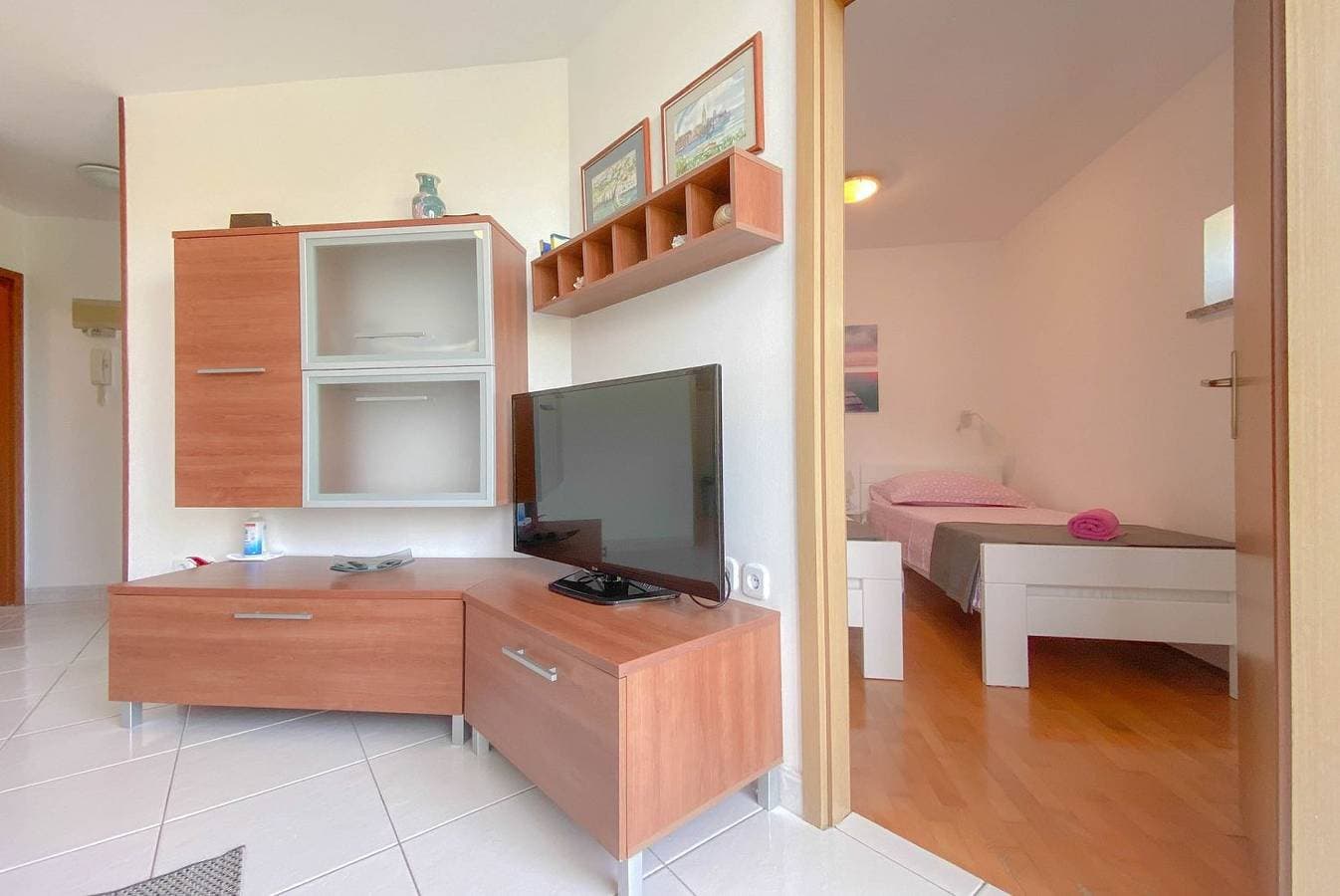 Foto 10 von 25: Charmantes Apartment nur 80 Meter bis zur blauen Adria mit privatem Balkon, Klima, WiFi