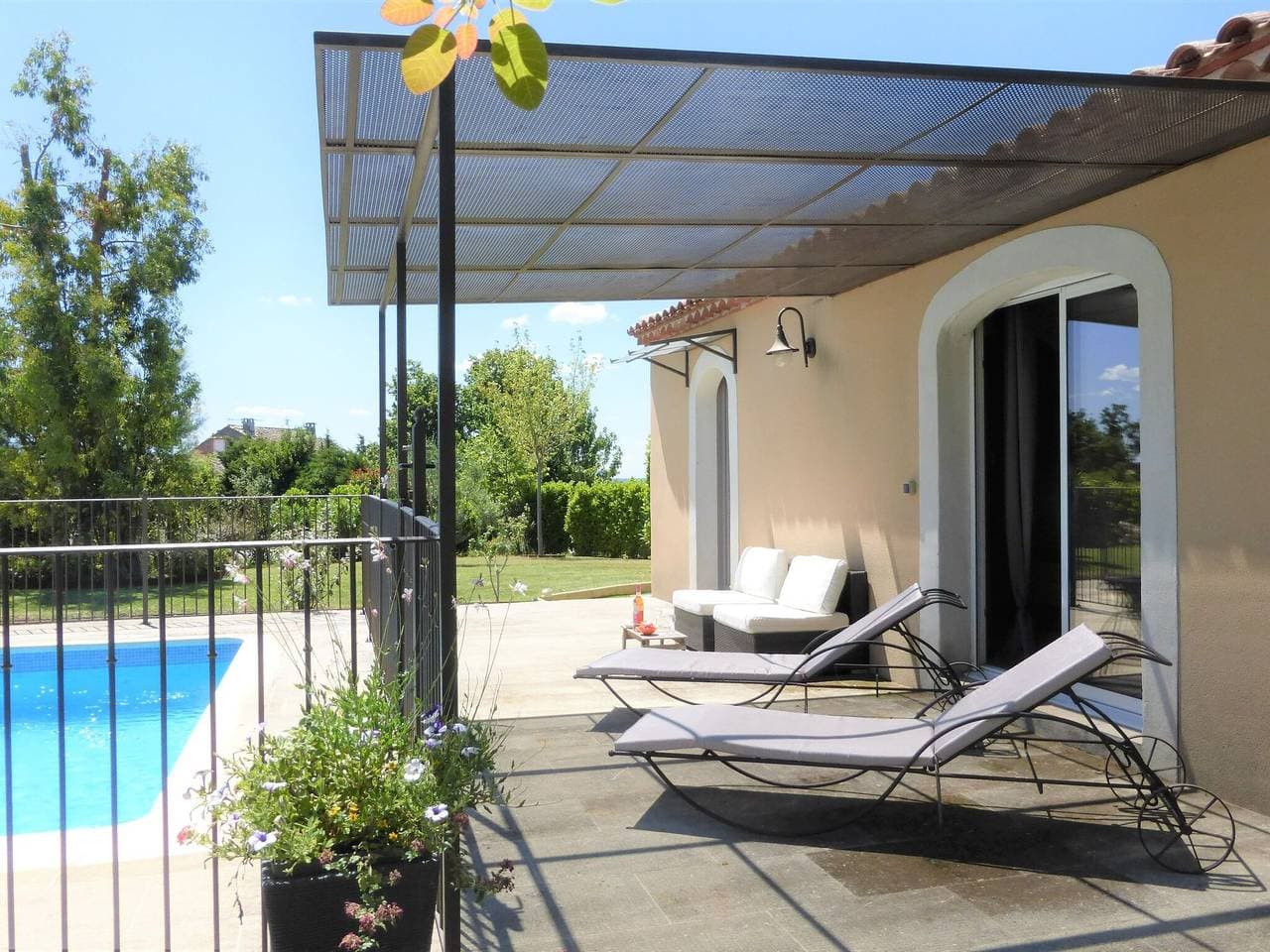 Foto 2 von 25: Charmante Ferienvilla mit Pool