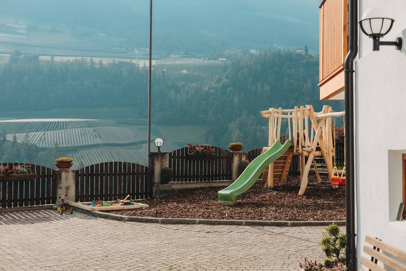 Foto 8 von 19: Apartment 'Morgensonne Innersennerhof' mit Bergblick, WLAN und Klimaanlage