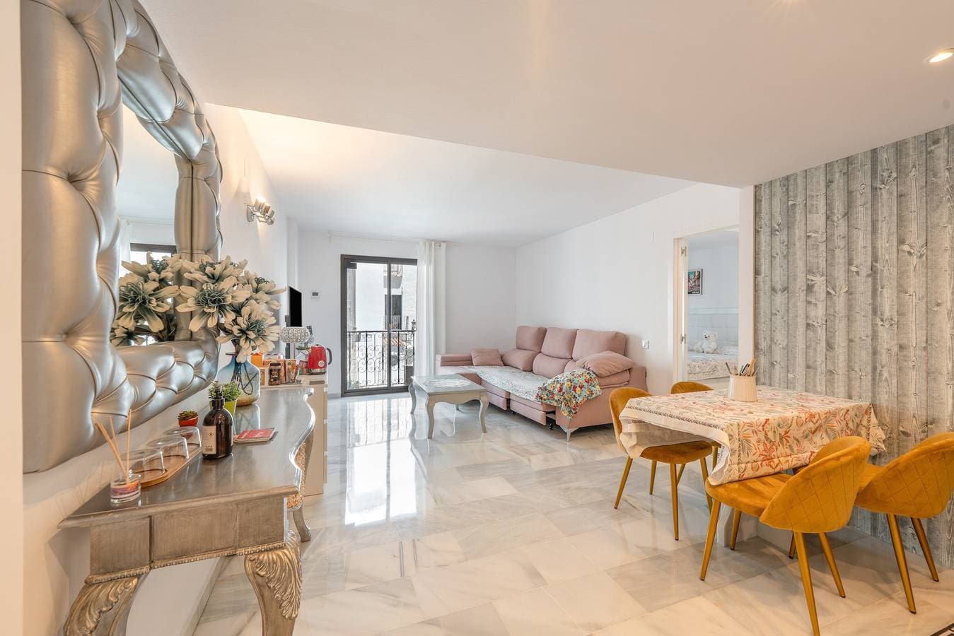 Foto 13 von 26: Ferienhaus 'Enjoy Puerto Banus Next To Beach' mit Meerblick, WLAN und Klimaanlage