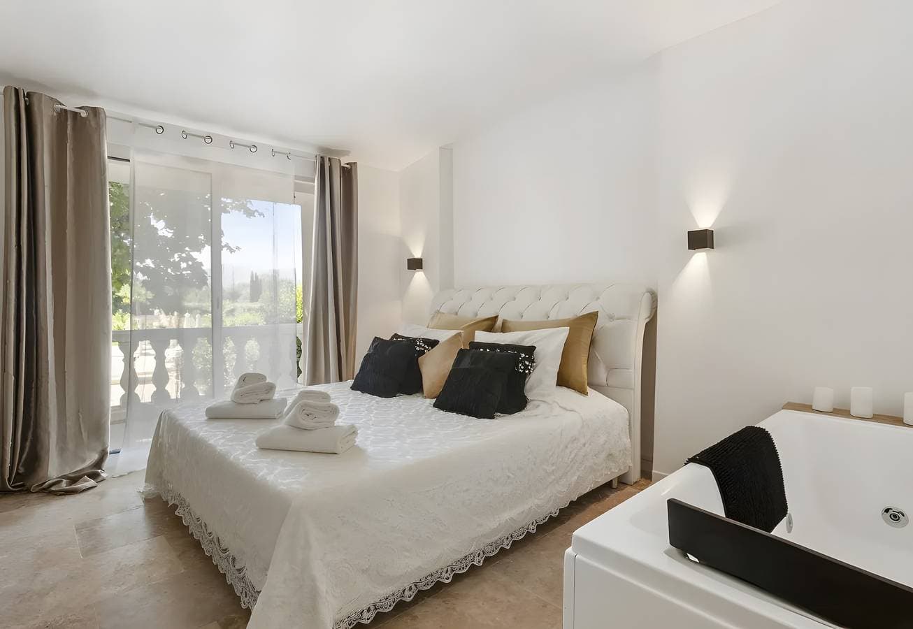 Foto 9 von 23: Pension 'La Suite Love' mit Bergblick, Wi-Fi und Klimaanlage