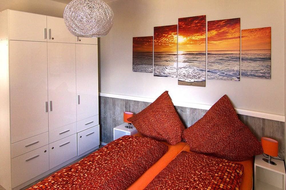 Foto 4 von 22: Bungalow zur alleinigen Verfügung mit freien Seeblick und Pool-Mitbenutzung