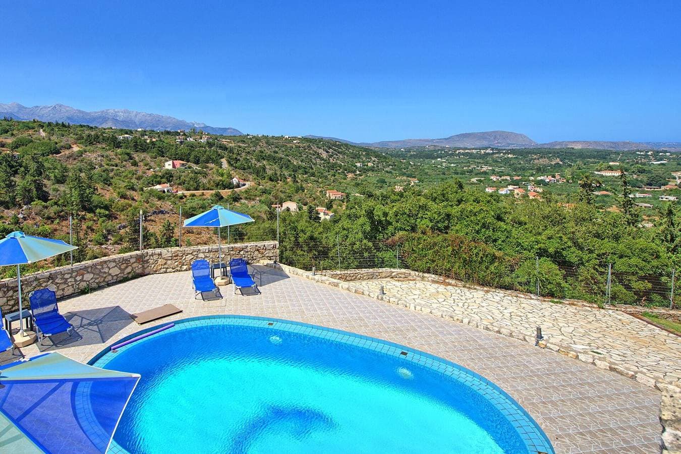 Foto 4 von 57: Villa für 16 Personen mit Pool