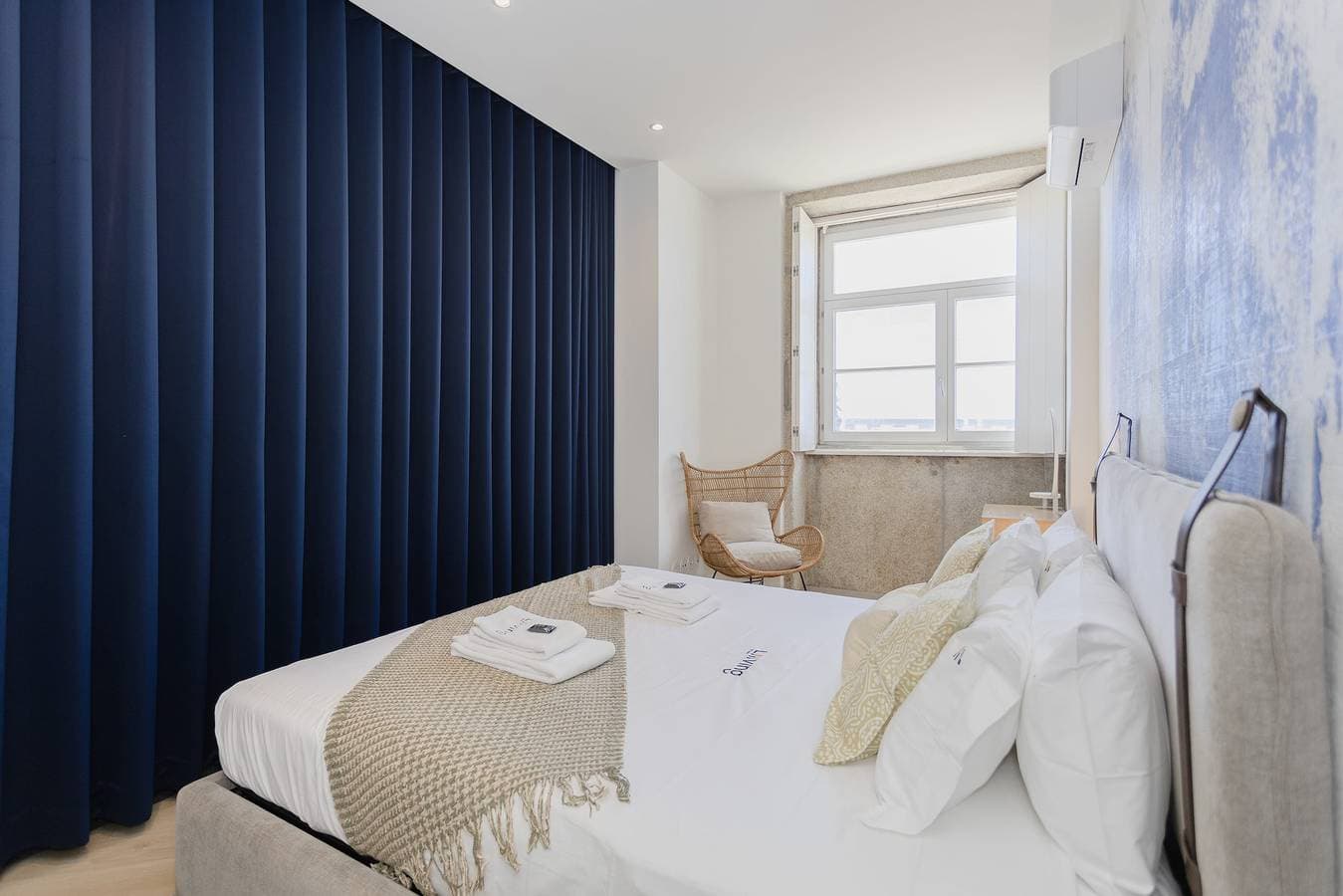 Foto 4 von 22: Liiiving in Porto - Modern Coastline Apartment