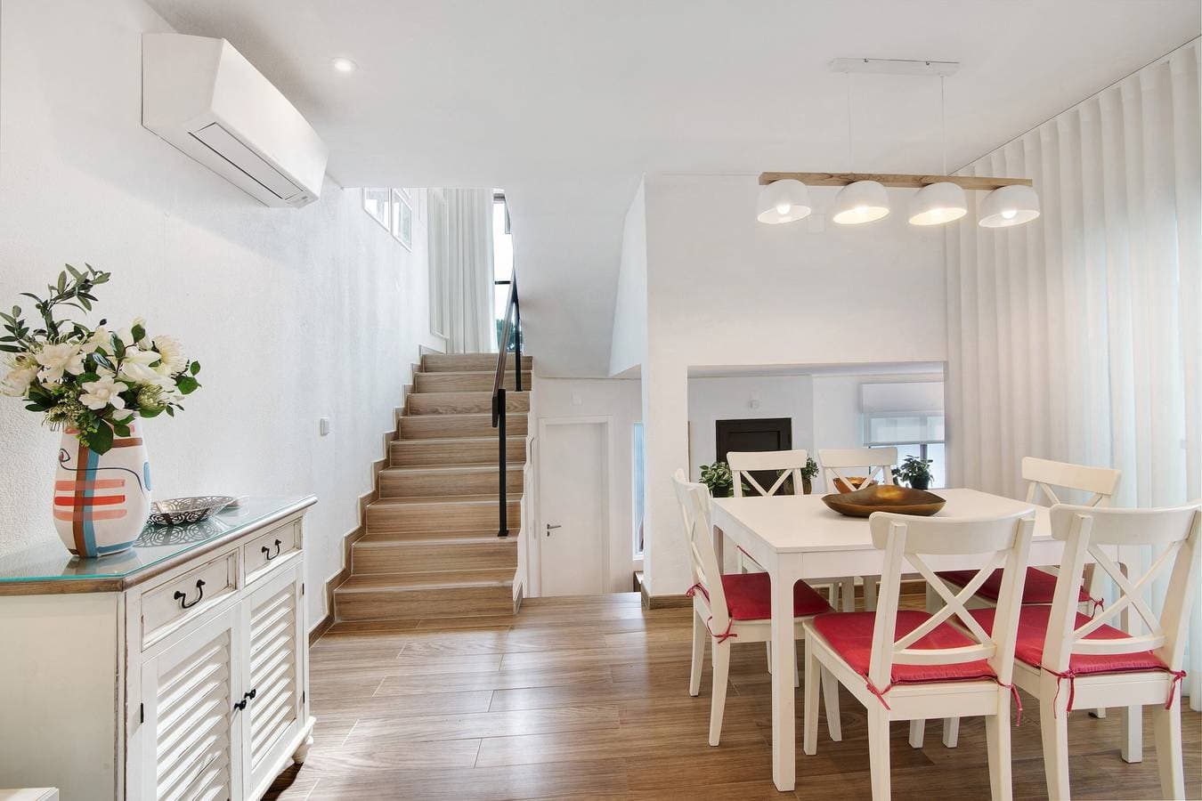 Foto 6 von 25: Ferienhaus 'Pear Tree' mit privater Terrasse, WLAN und Klimaanlage
