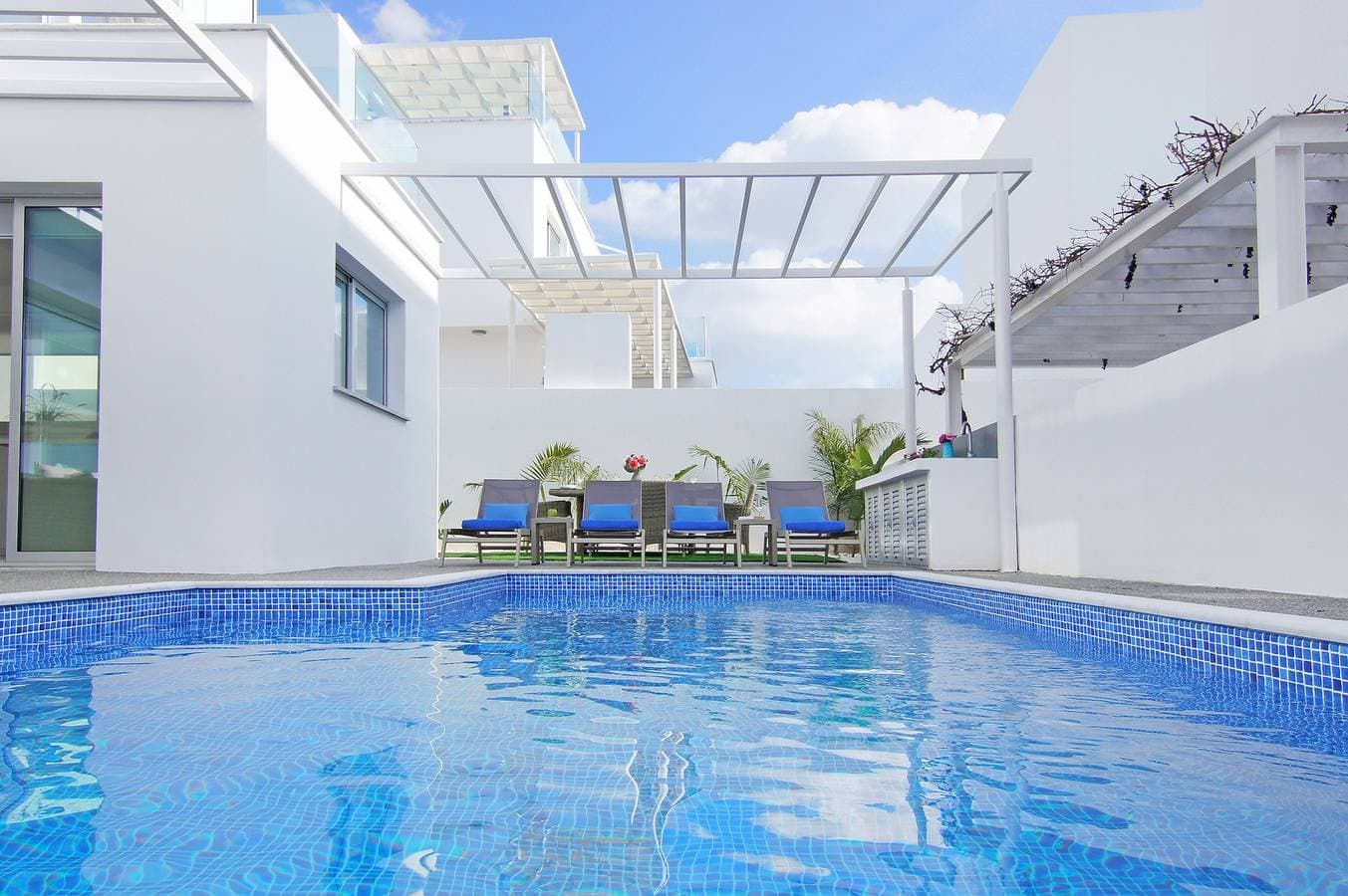 Foto 10 von 43: Villa für 7 Personen mit Garten