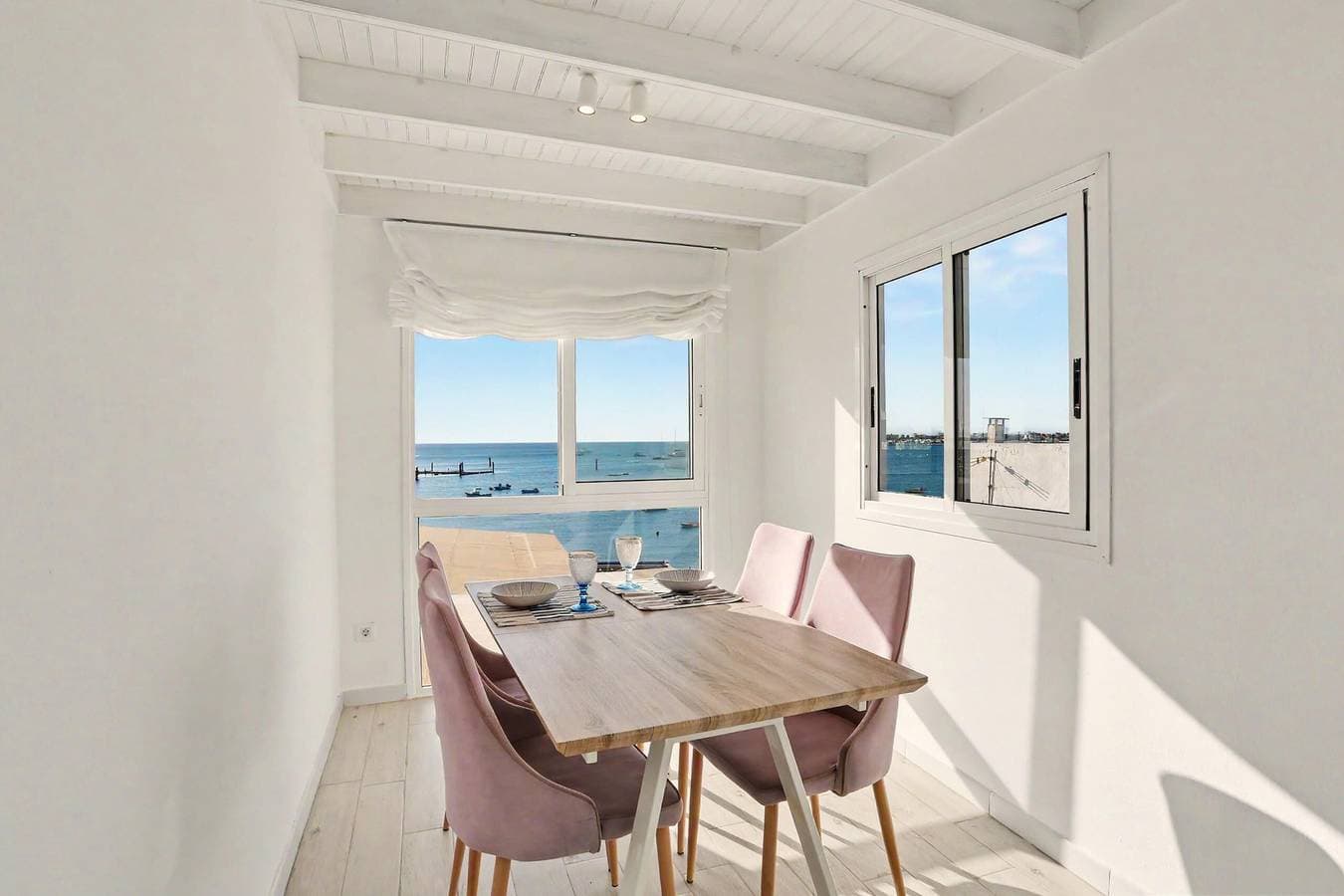 B-rent Bluemarlin Boutique Sea View 1