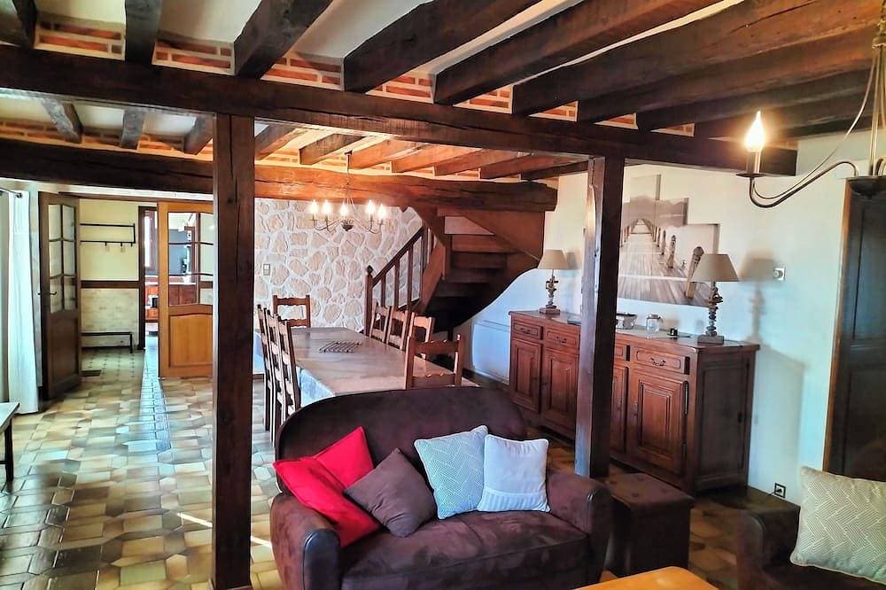 Foto 10 von 15: Gîte rural \"Le Noyer Rondin\" in Cheverny (sleeps 12), ideal for families.