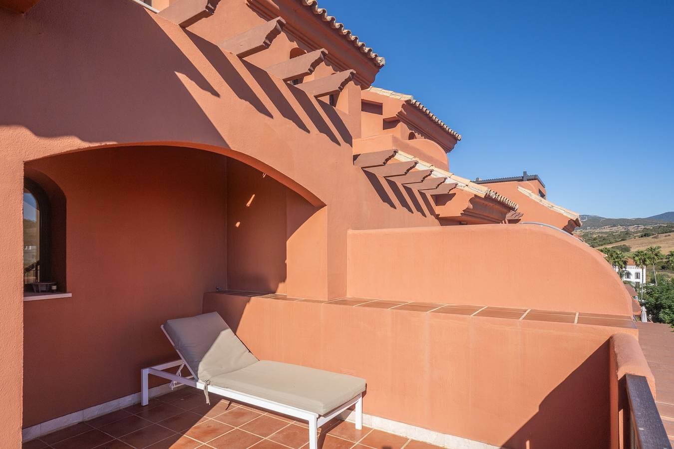 Foto 13 von 29: Apartment 'Duplex Estepona' mit Bergblick, WLAN und Klimaanlage