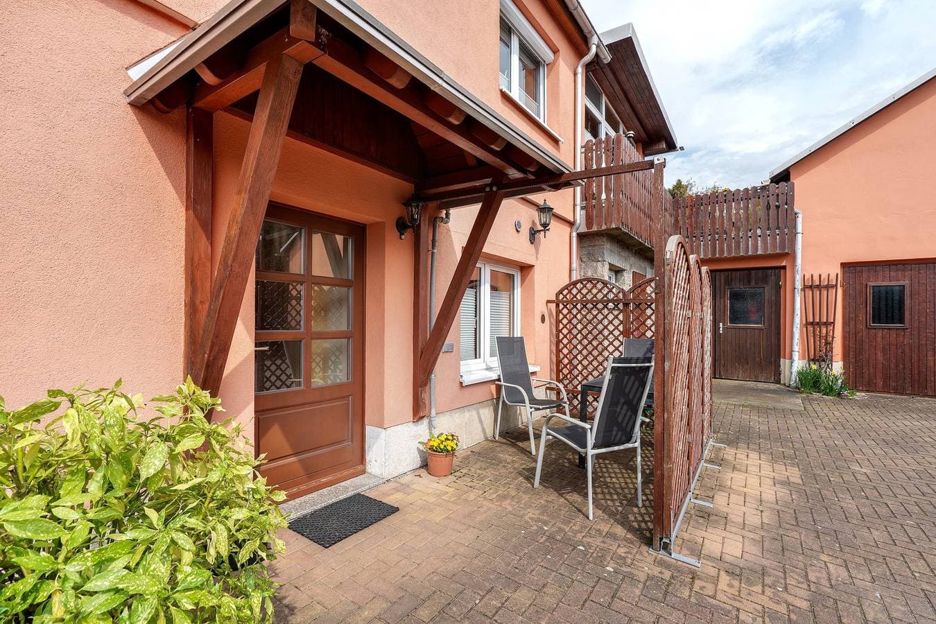 Foto 4 von 21: Ferienwohnung '2' mit Gemeinschaftsterrasse, Gemeinschaftsgarten und Wi-Fi