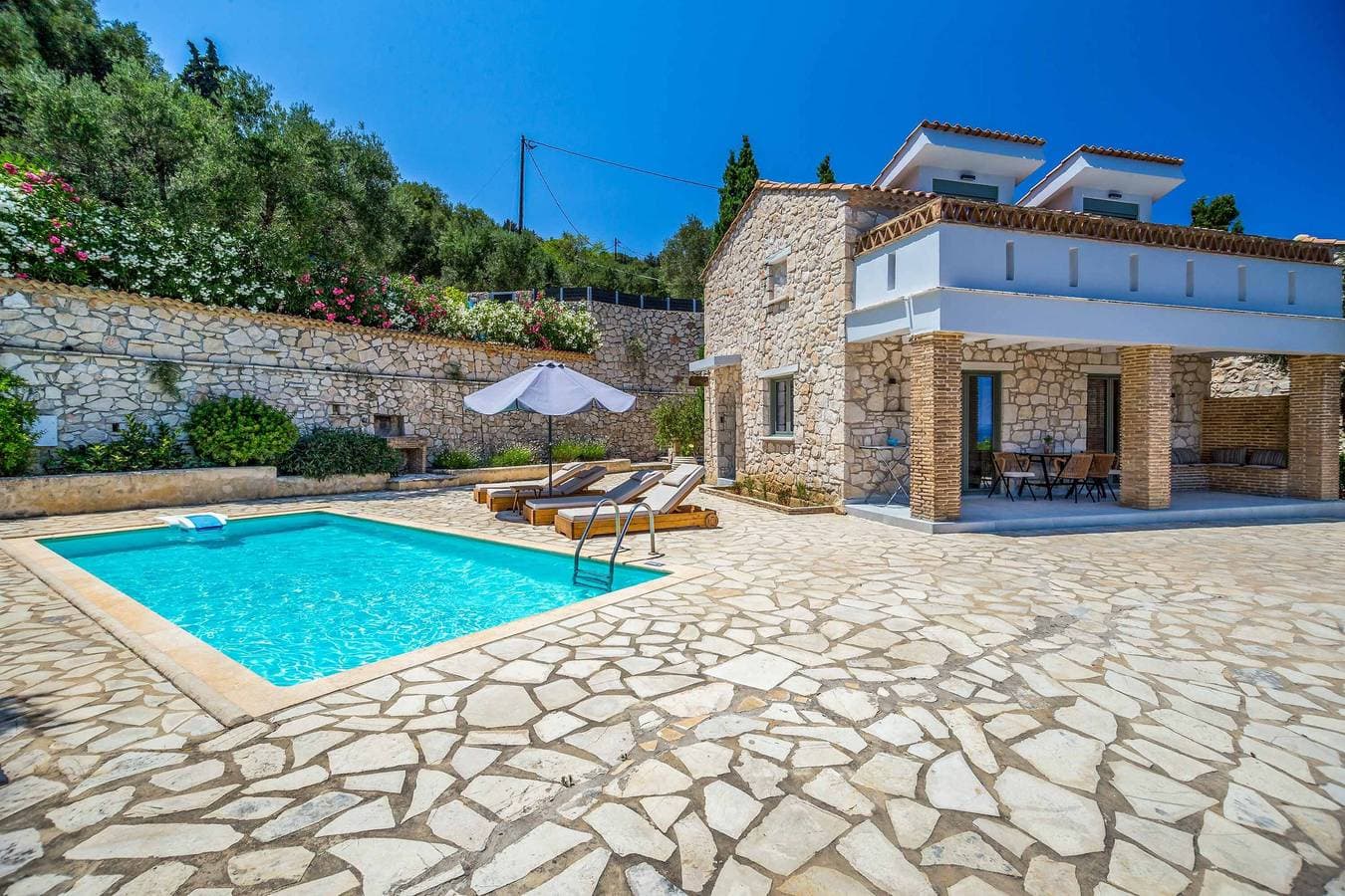 Foto 3 von 47: Villa für 4 Personen mit Terrasse