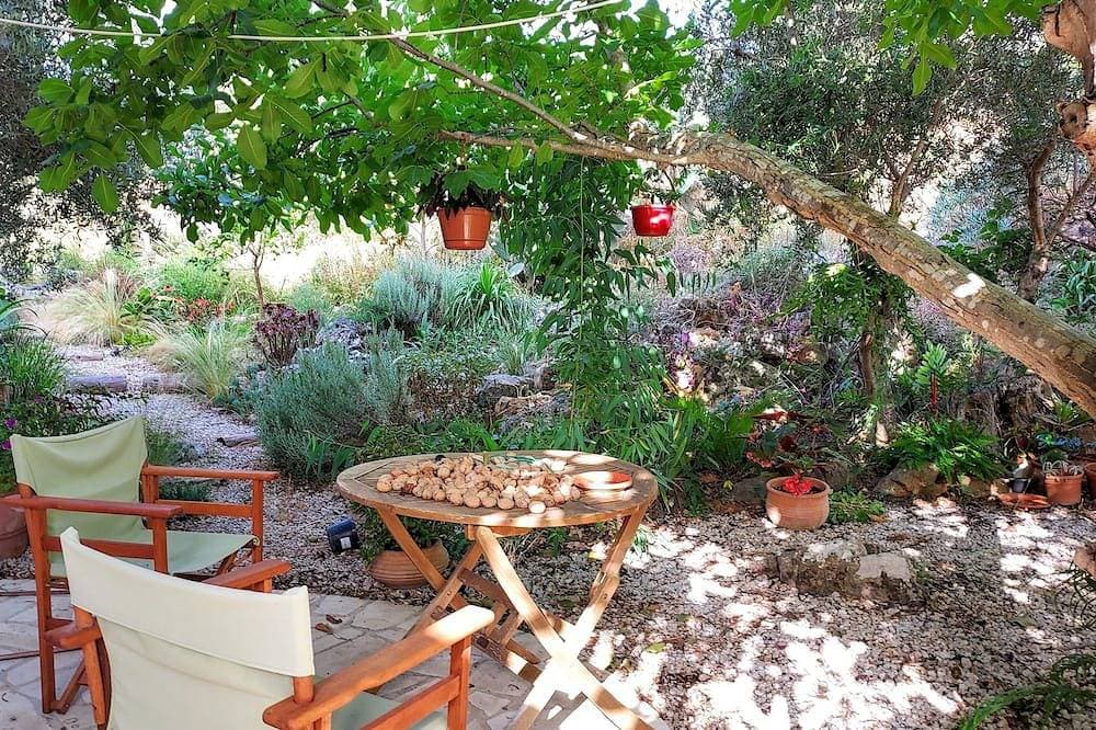 Foto 8 von 30: Traditionelles Steinstudio für Paare - Ländliche Lage (Kefalas nr Vamos)