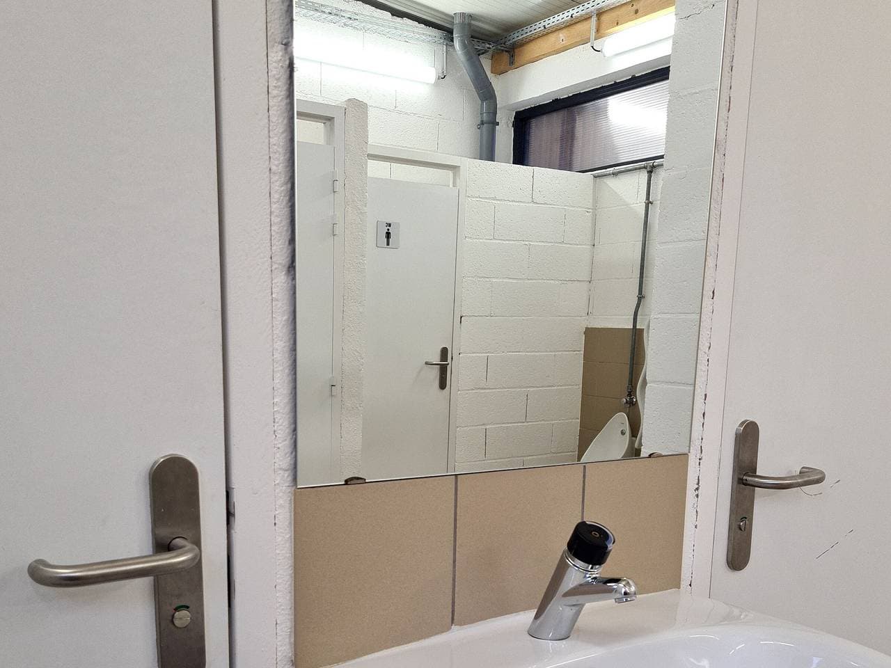 Foto 10 von 12: Waldhütte in Berry in der Nähe eines Wassersportzentrums