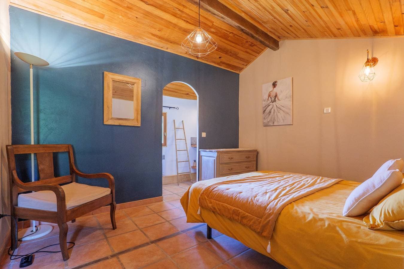 Foto 11 von 22: Gästezimmer „Les Terrasses de Collanges“ mit Bergblick und WLAN