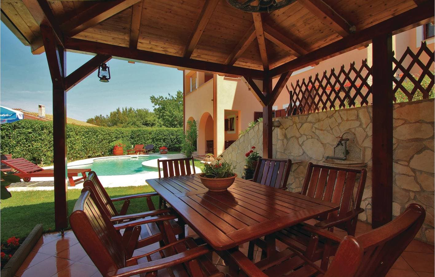 Foto 4 von 35: Charmantes Apartment mit Pool, Terrasse und WLAN – 1,5 km vom Strand entfernt!