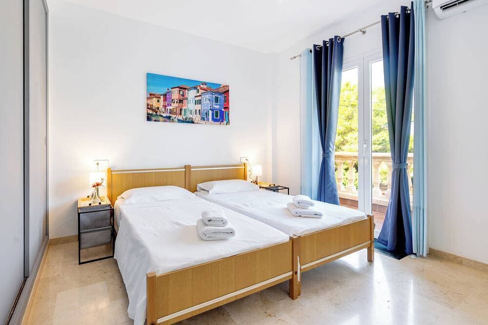 Foto 7 von 30: Tolle Villa Mit Pool, Grill, WLAN, Strand, Meer, 3 Schlafzimmer + 3 Bäder