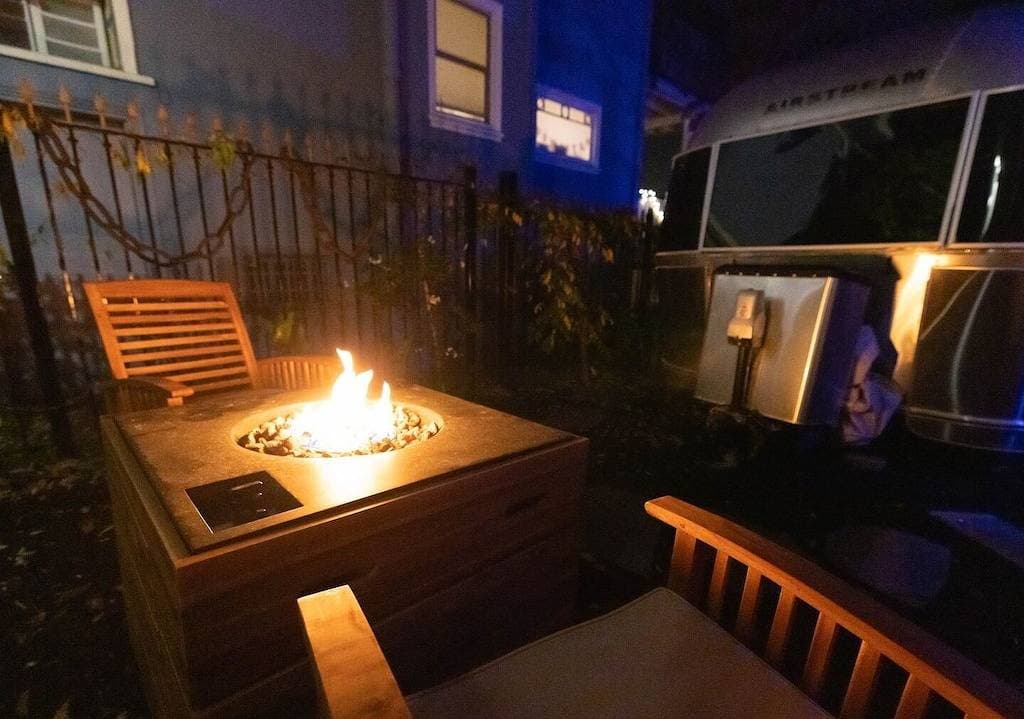 Foto 5 von 30: Iconic Airstream Retreat w/ Hot Tub
