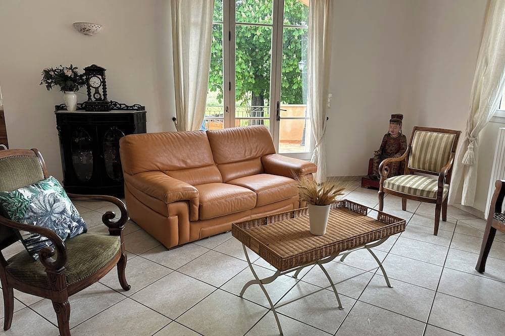 Foto 8 von 28: Au Cœur de la Provence Superbe Maison de 230m2jardin 2500m2 Jacuzzi11 Couchages