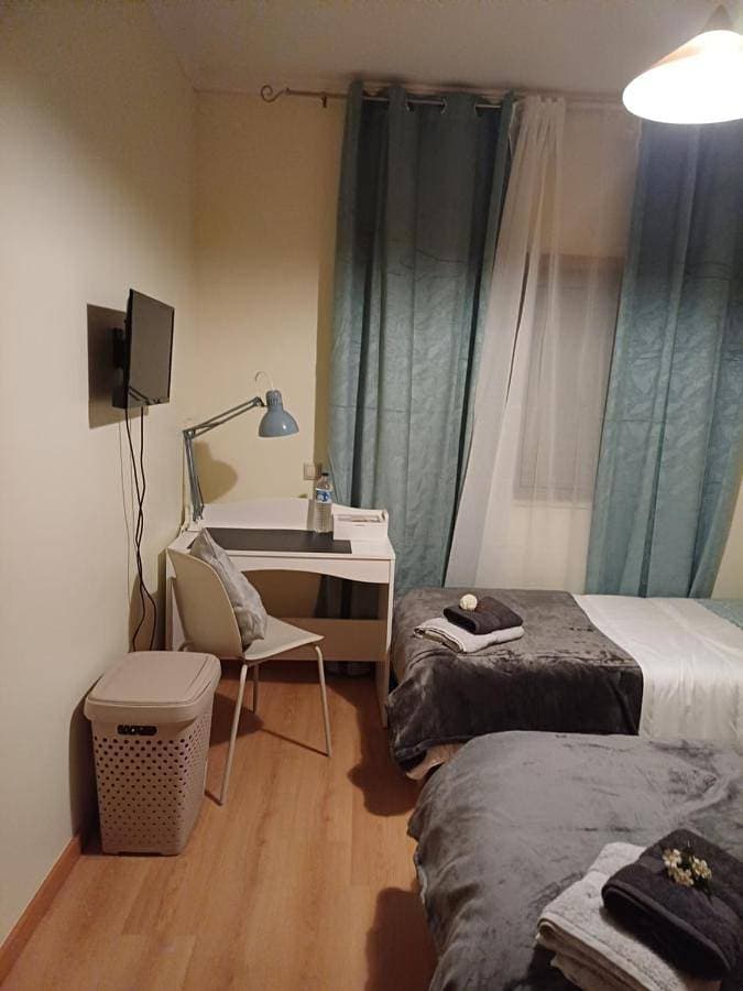 Foto 3 von 5: Double Room with Shared Bathroom
