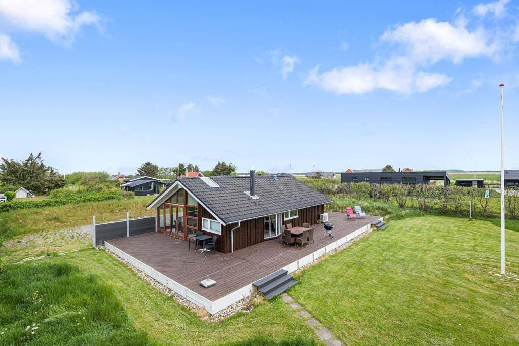 Schönes Ferienhaus in Søndervig mit Whirlpool und Sauna 1