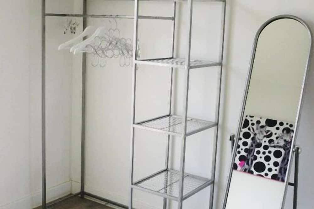 Foto 3 von 22: Schöne 2-Zimmer-Wohnung im Dachgeschoss mit Terrasse kleinen Sumpf von Nizza erneuert