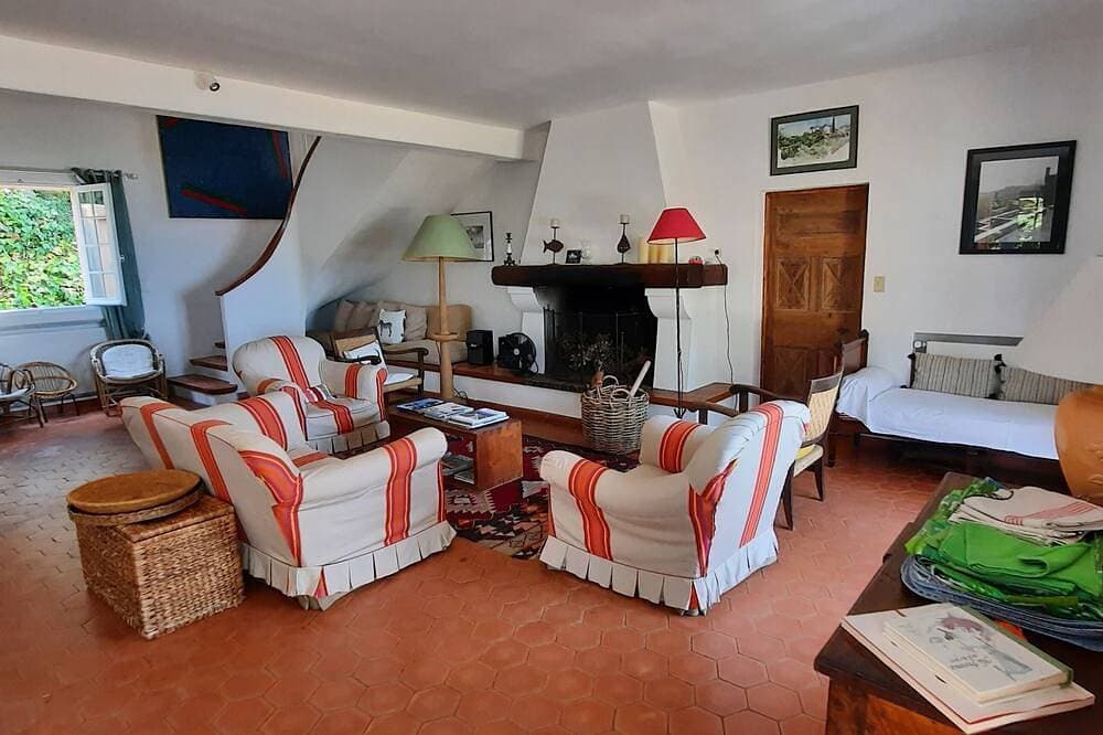 Foto 8 von 30: Large family home with exceptional views and swimming pool at Rayol Canadel