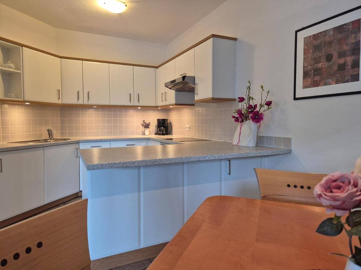 Foto 4 von 13: Large One-Bedroom Apartment (2 Adults)